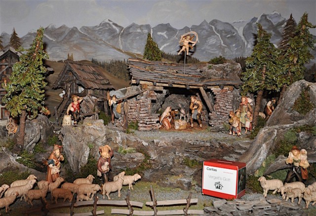 15_12_caritas_krippen_spendenboxcaritas_schiestl.jpg