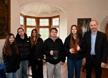 Auch die Jugend half bei der Feier mit - Foto Sigl