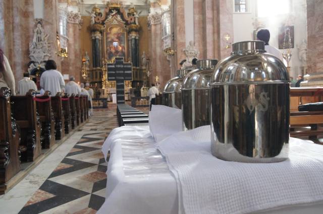 Chrisammesse: Weihe der Heiligen Öle 