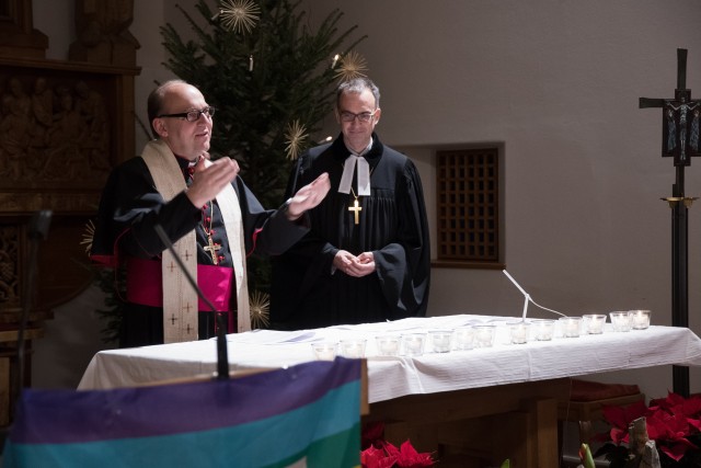 Glettler bei Gebet und Marsch zum Weltfriedenstag