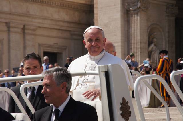 Papst ruft Heiliges Jahr 2025 aus: Erste "Heilige Pforte" in Gefängnis