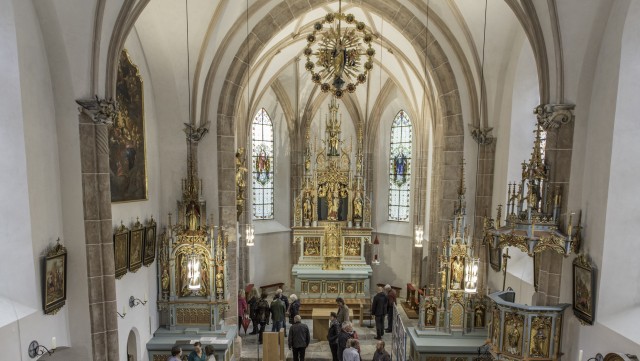 Wiedereinweihung und Altarweihe in der Pfarrkirche Haiming