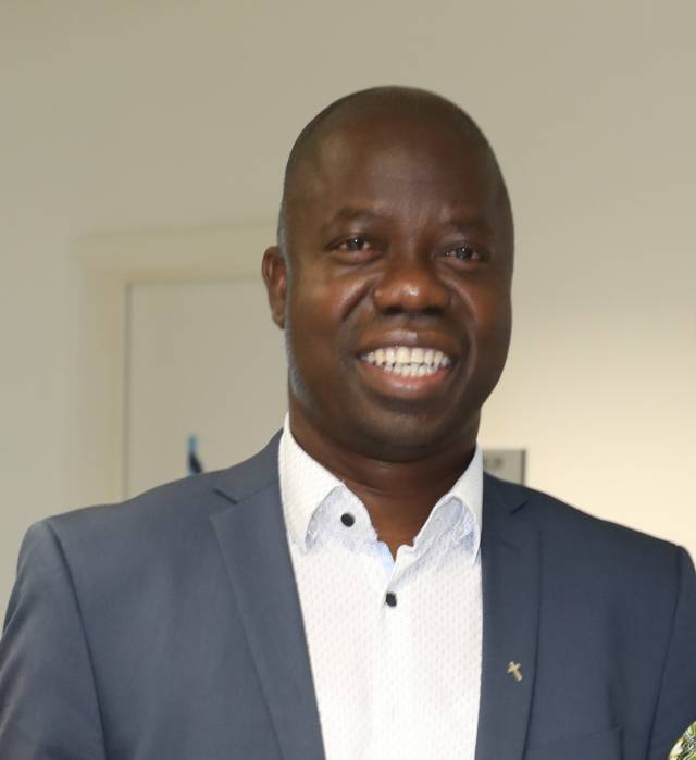 Pfarrer Dr. Sylvain Mukulu Mbangi