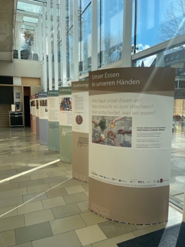 Neuauflage der Ausstellung "Unser Essen in unseren Händen"