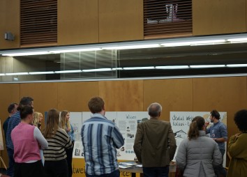 Ausstellungsführung "Ötztal Weltweit" (Foto: Selin Wratschko)