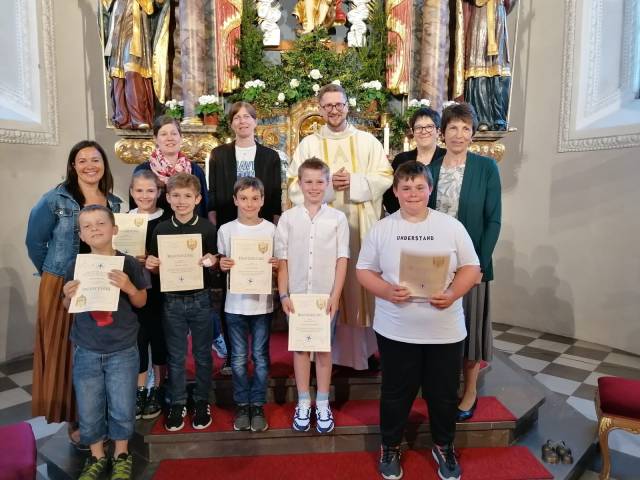 Aufnahme der neuen Ministranten in Hippach